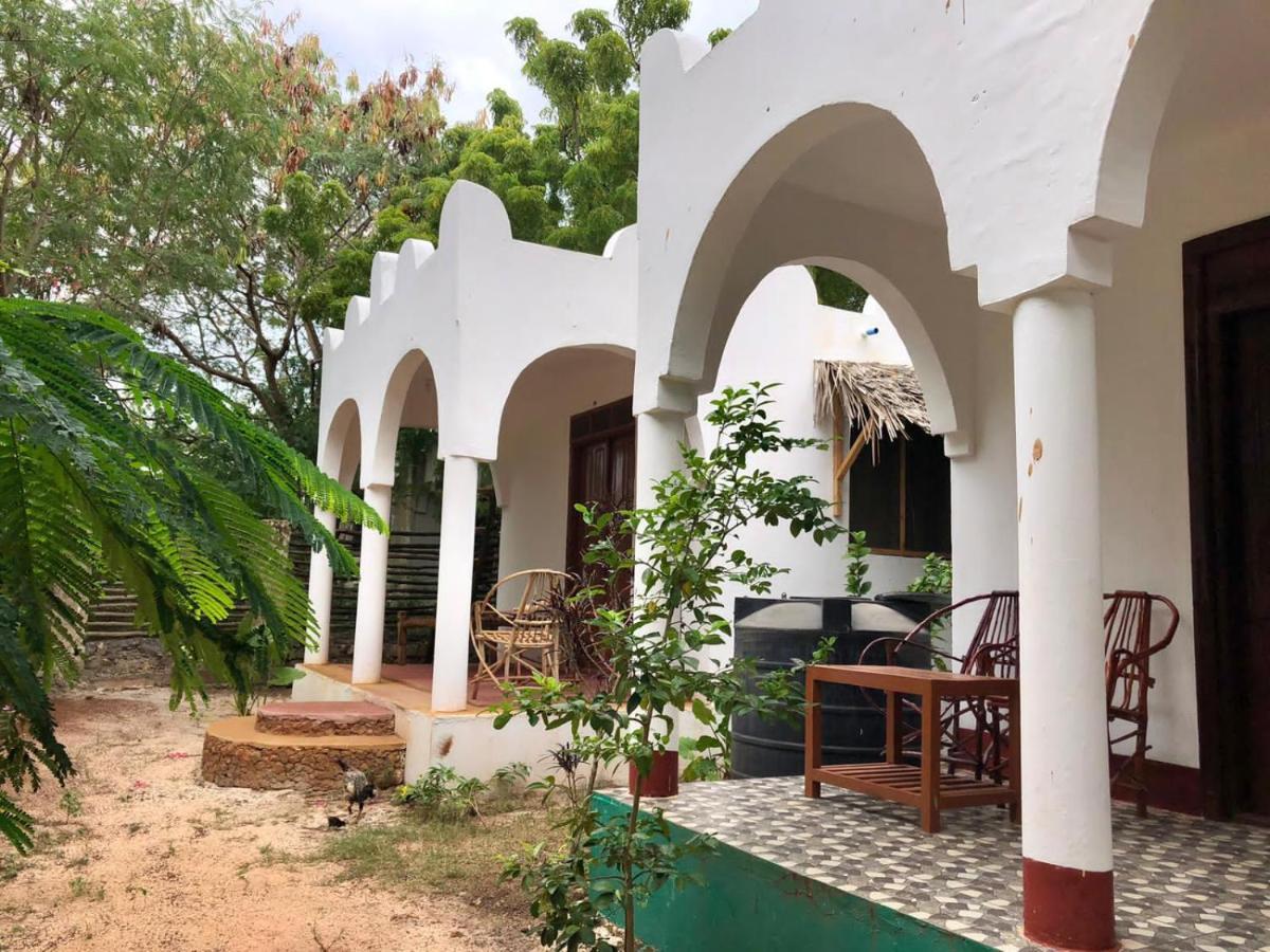 Magharibi House Apartment นูงวี ภายนอก รูปภาพ