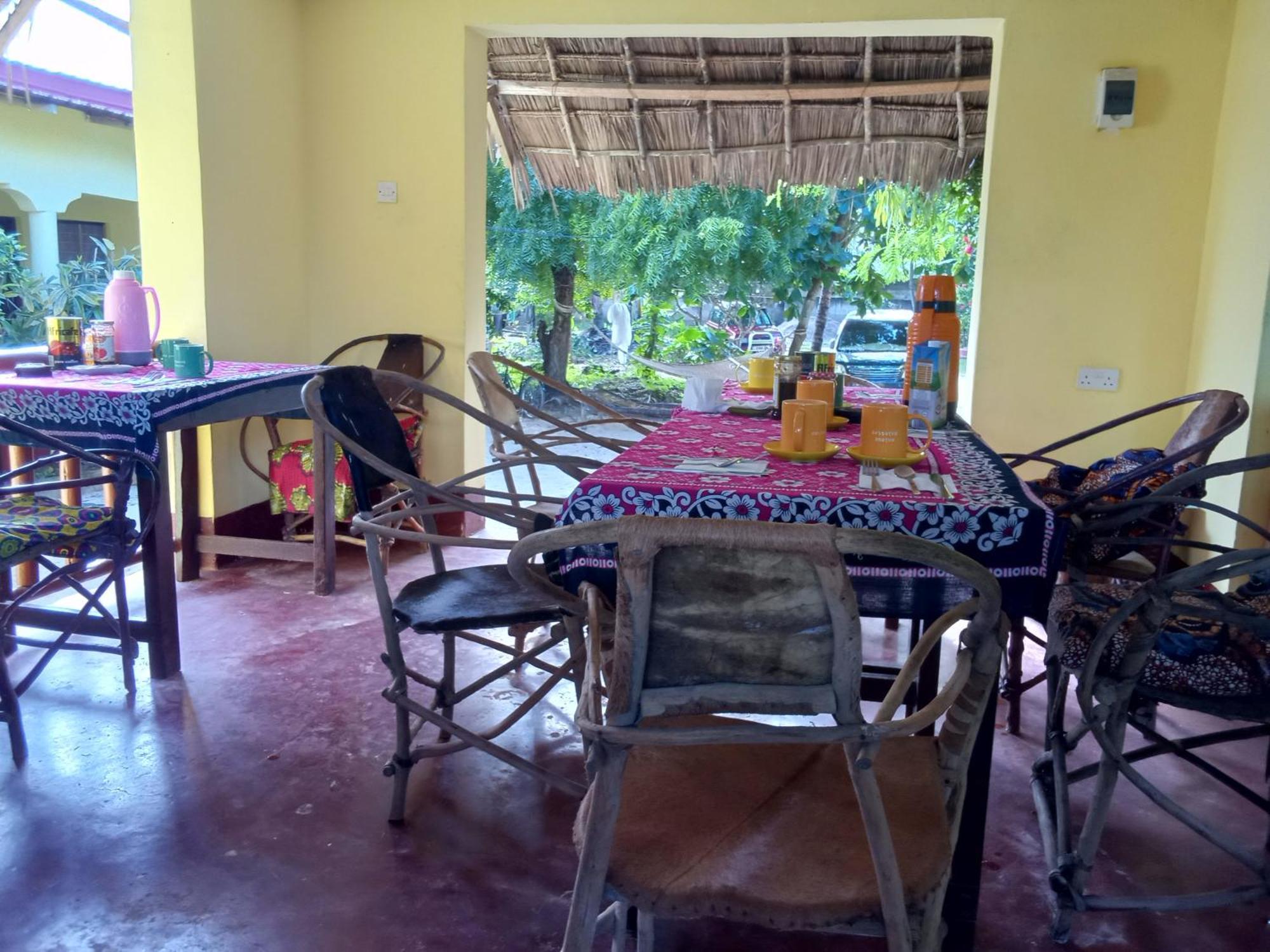 Magharibi House Apartment นูงวี ภายนอก รูปภาพ