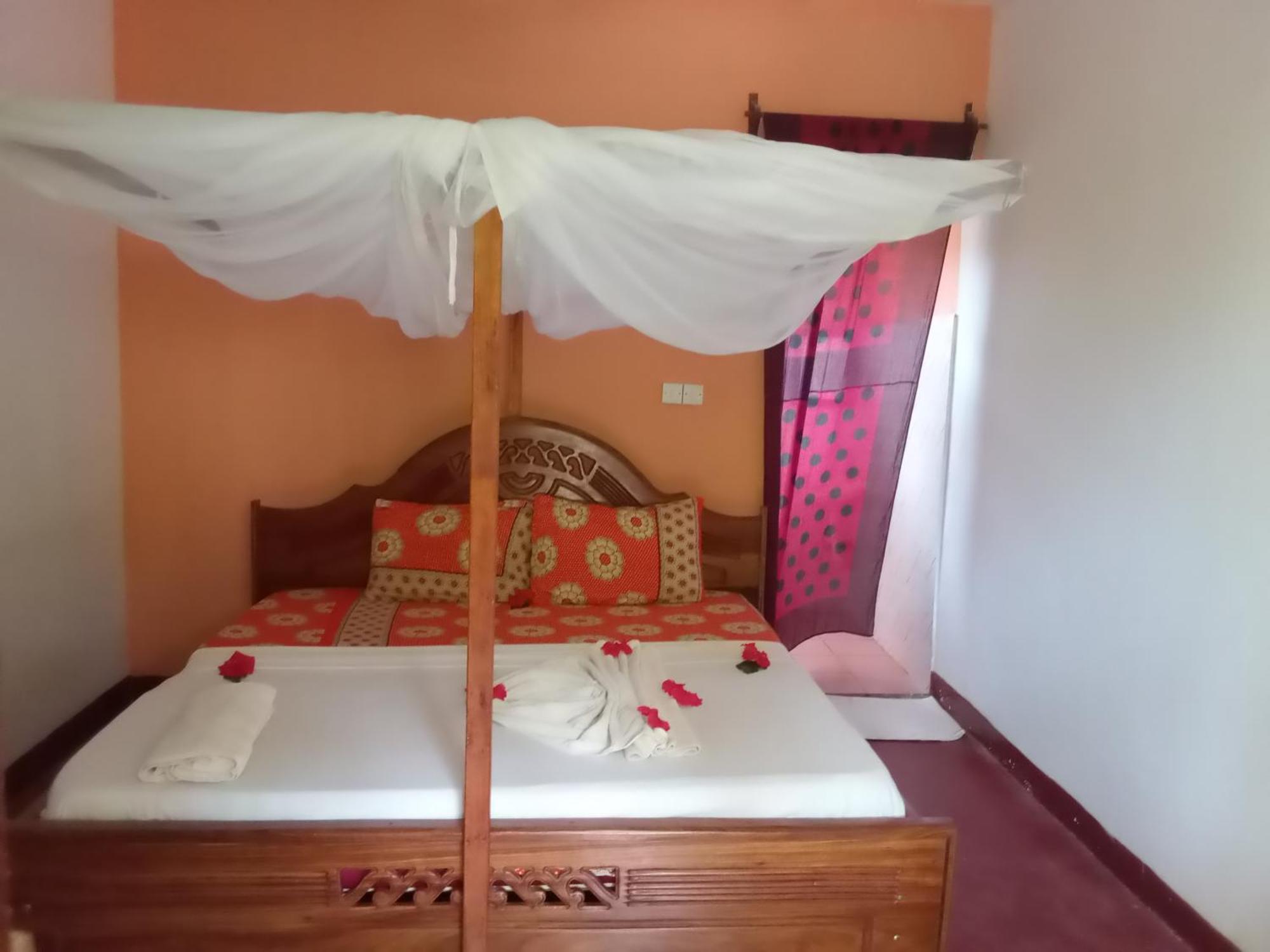 Magharibi House Apartment นูงวี ภายนอก รูปภาพ