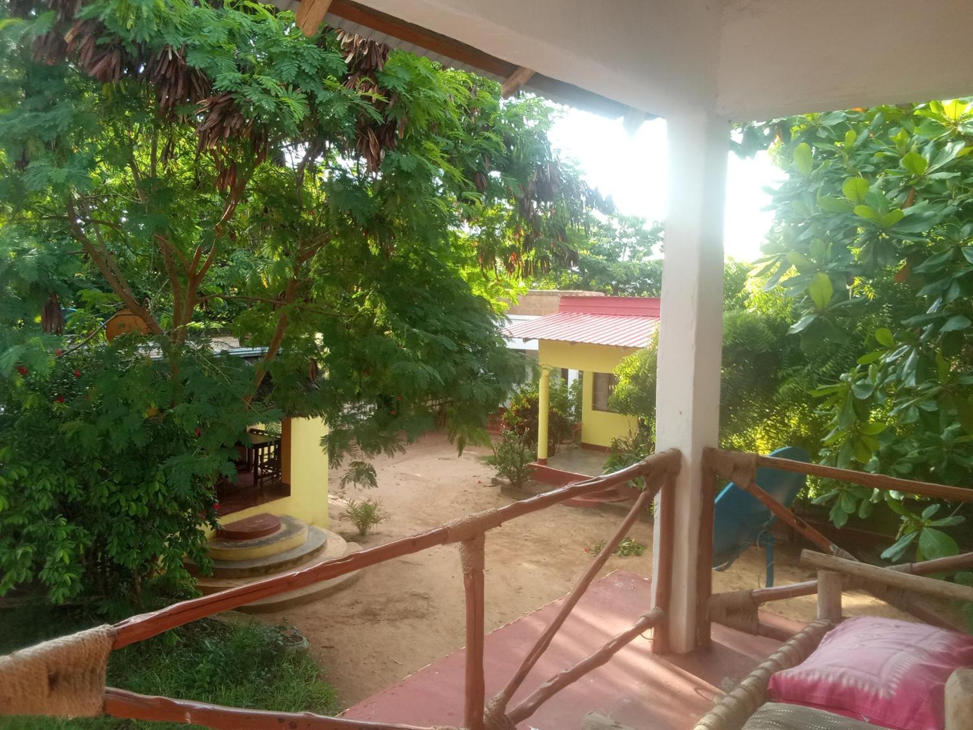 Magharibi House Apartment นูงวี ภายนอก รูปภาพ