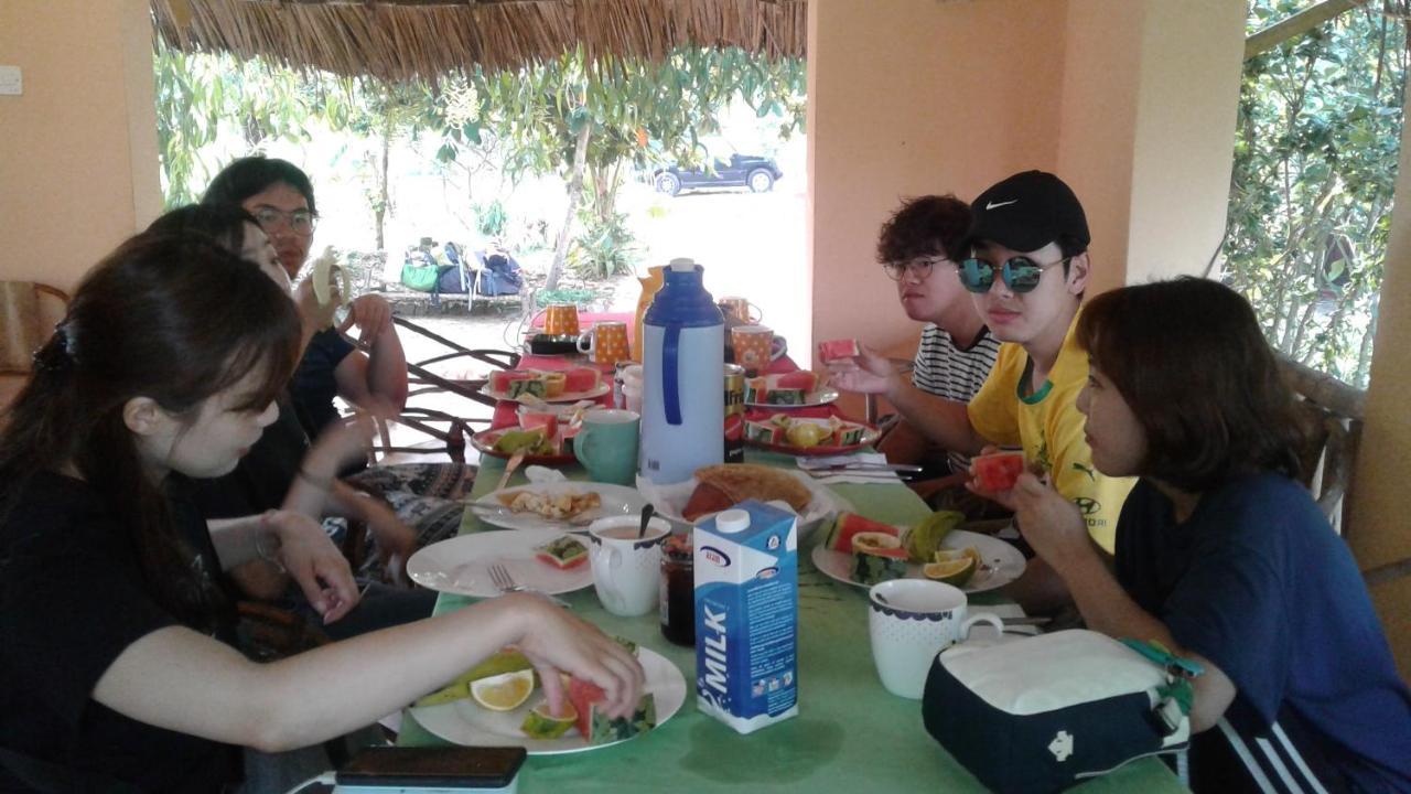 Magharibi House Apartment นูงวี ภายนอก รูปภาพ